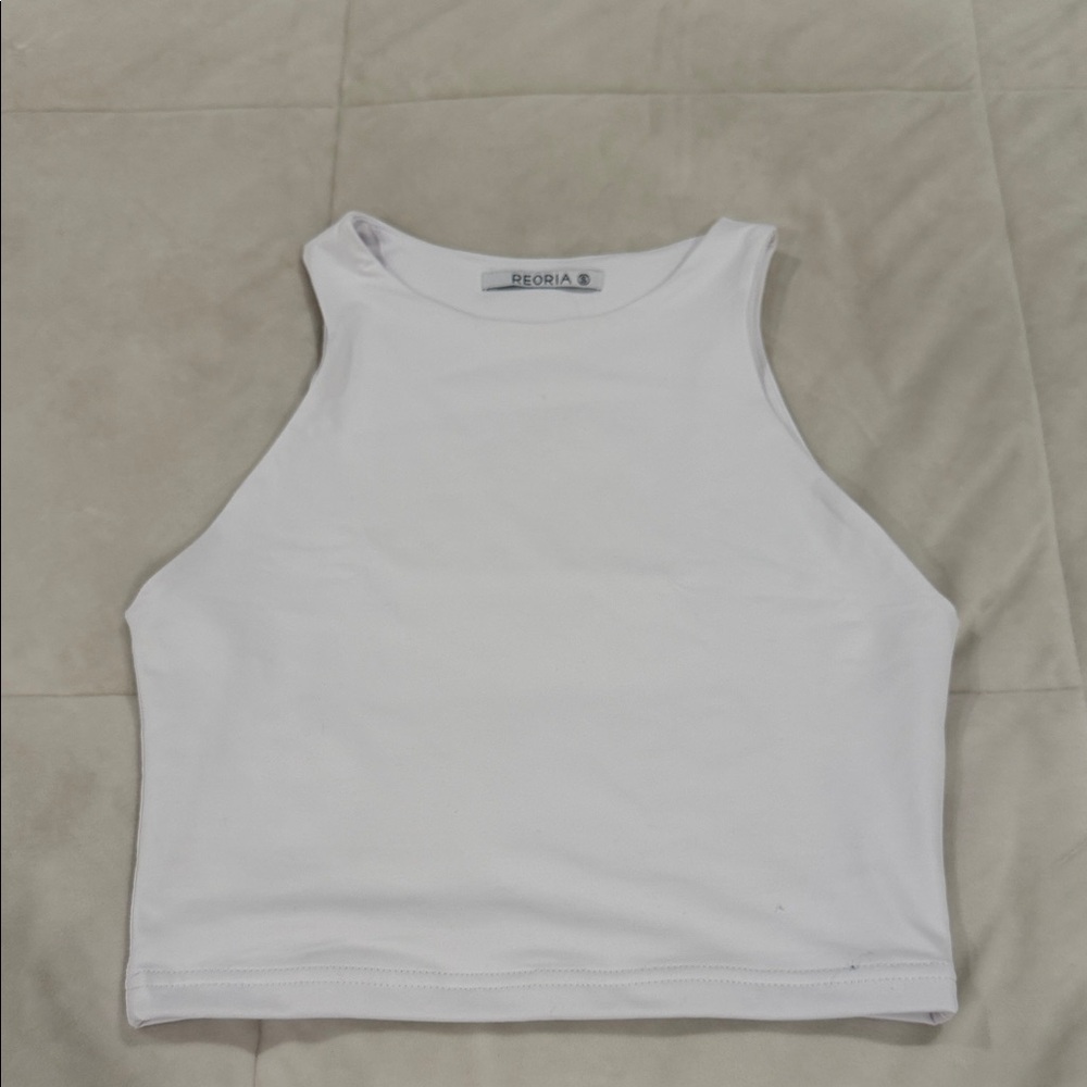 ReoRia Classic White Tank Top